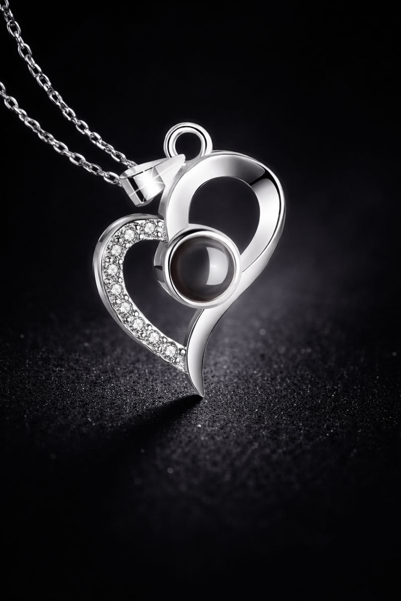 Heart-Shaped Projection Necklace