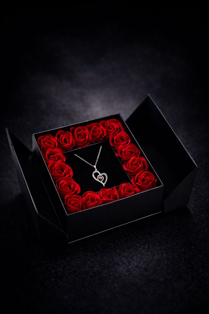 Heart-Shaped Projection Necklace