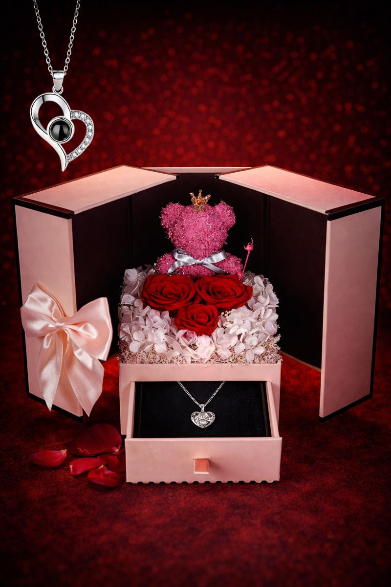 Heart-Shaped Projection Necklace