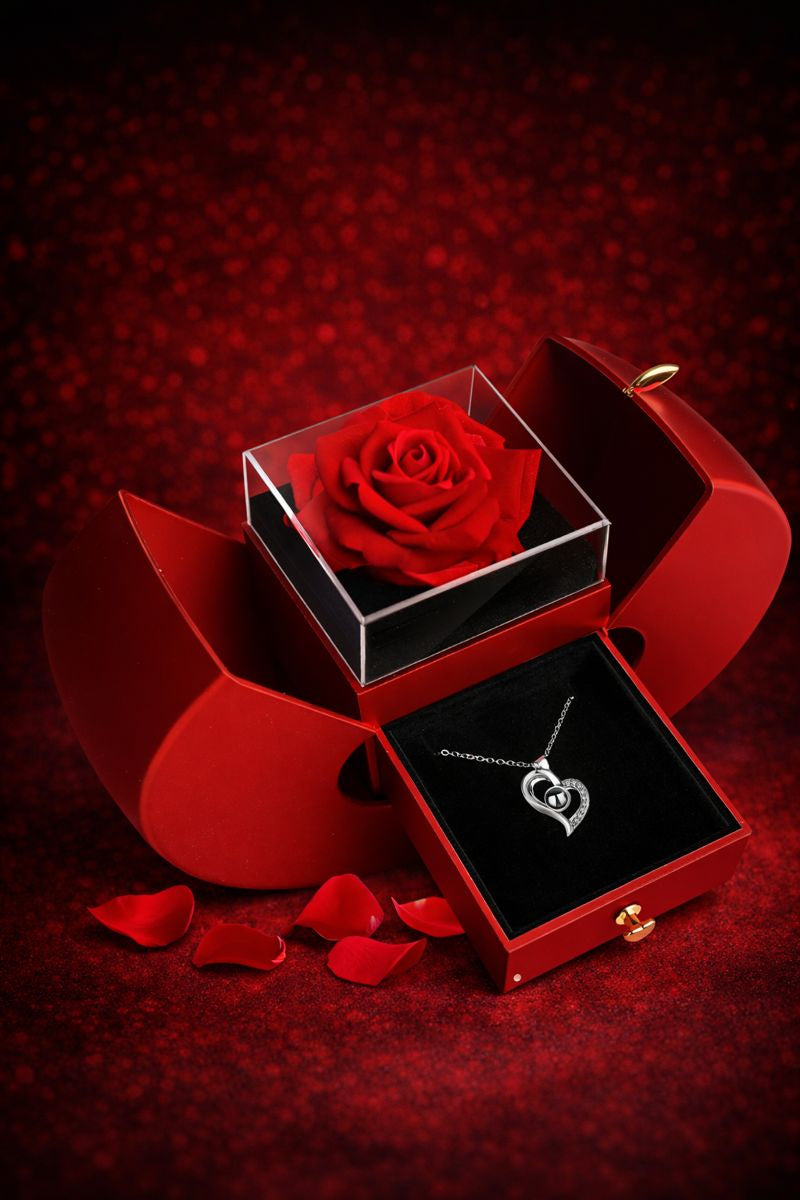 Heart-Shaped Projection Necklace