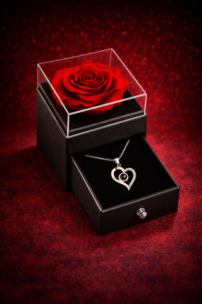 Heart-Shaped Projection Necklace