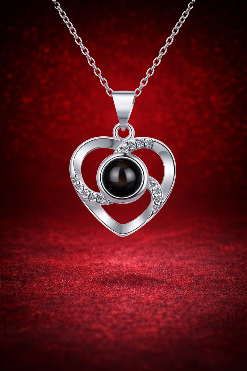 Heart-Shaped Projection Necklace